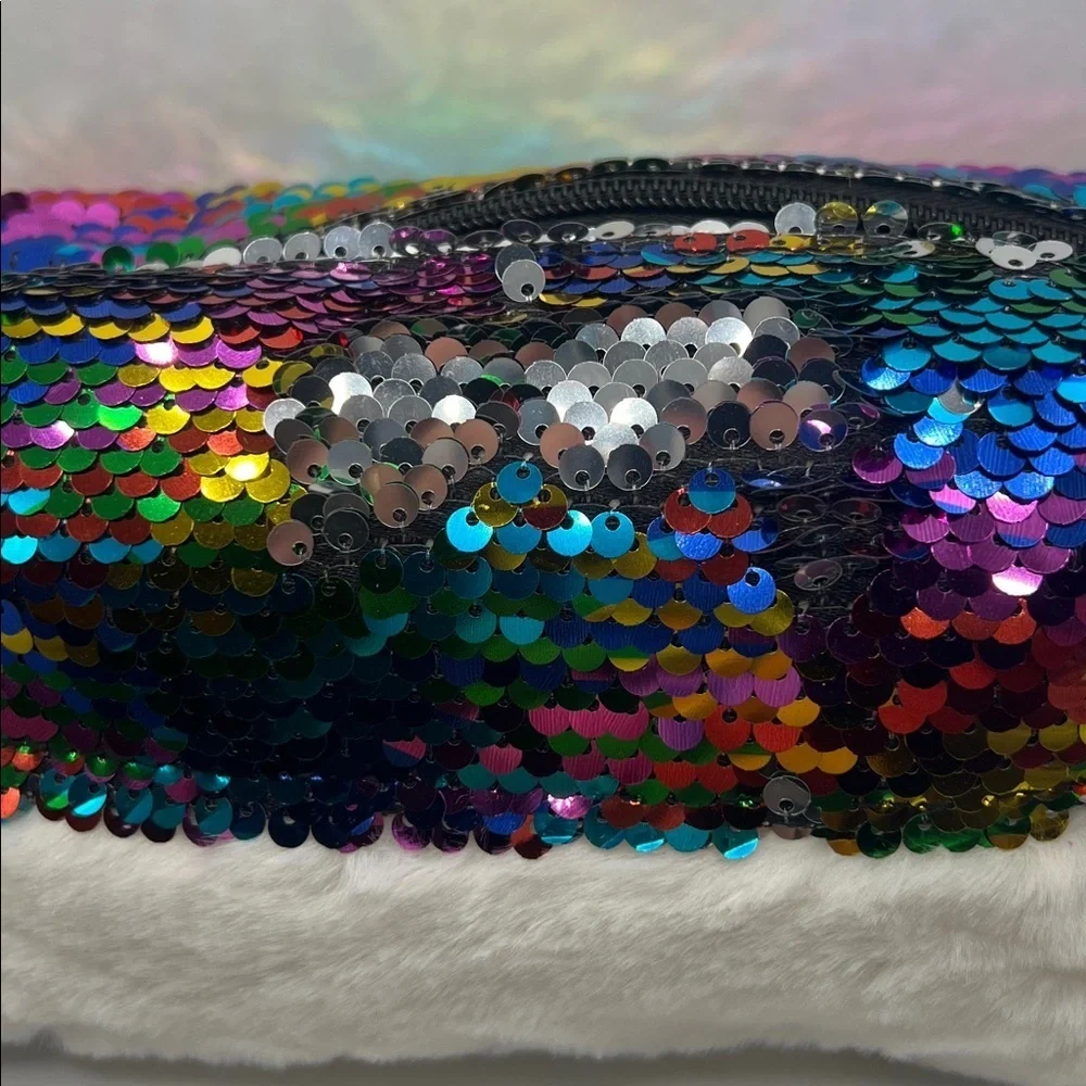 263. Sequin and Faux Fur Women's Makeup Bag